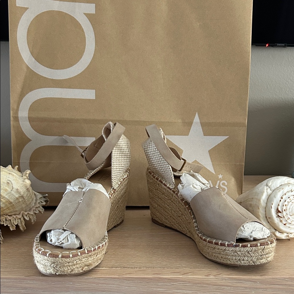 Espadrille sandals